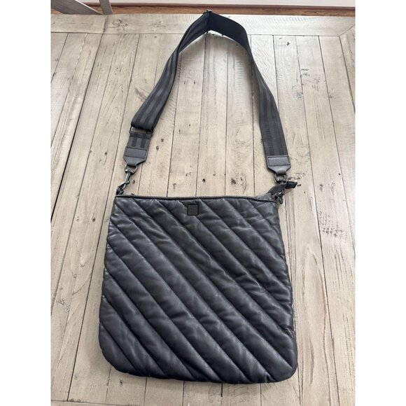 Think Royln Luxe Wanderer Diagonal Crossbody Shoulder Bag Black Quilted Puffer - Picture 1 of 8